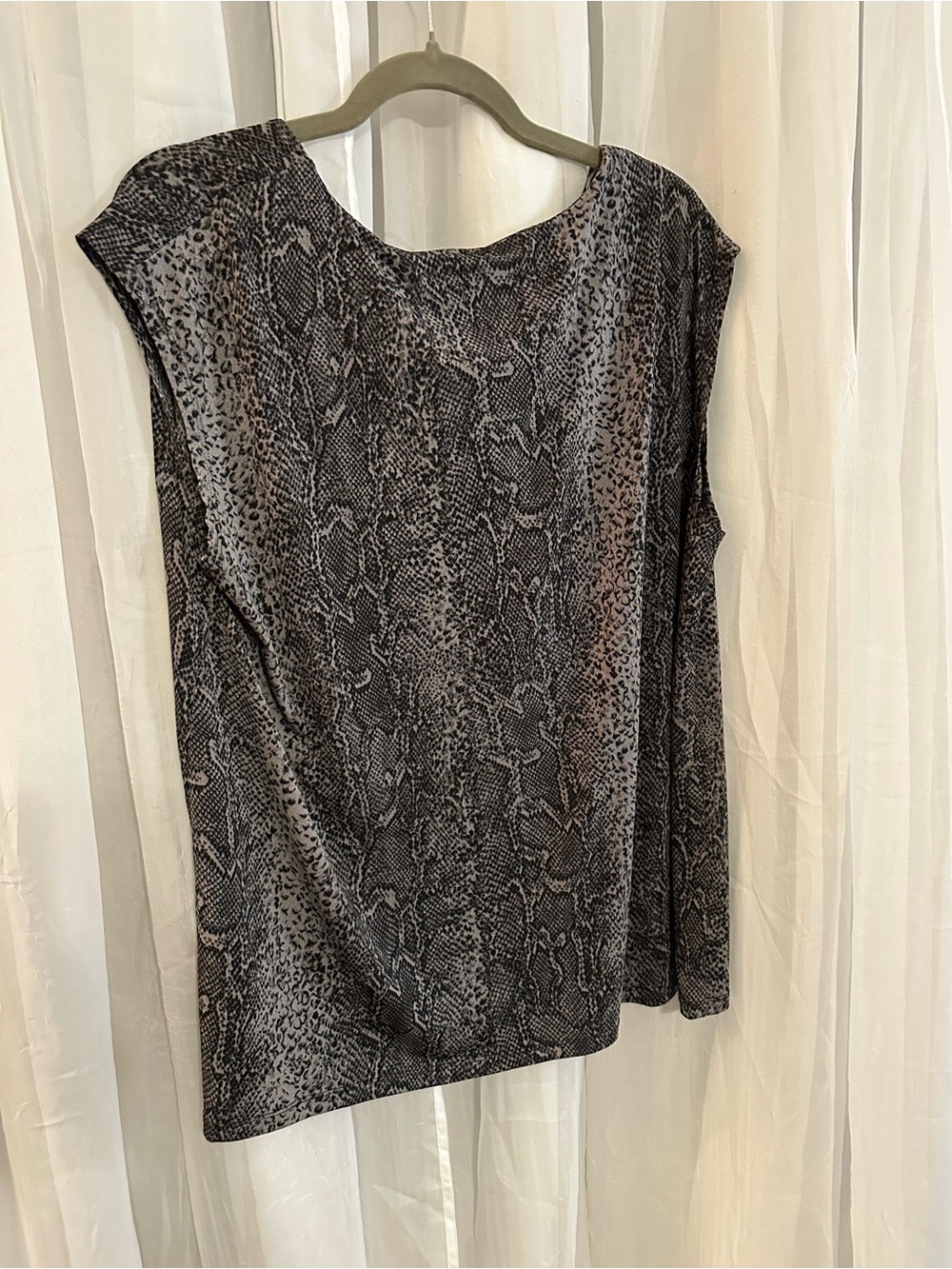 Black and Gray Snake Print Sleeveless Top - Picture 4 of 5